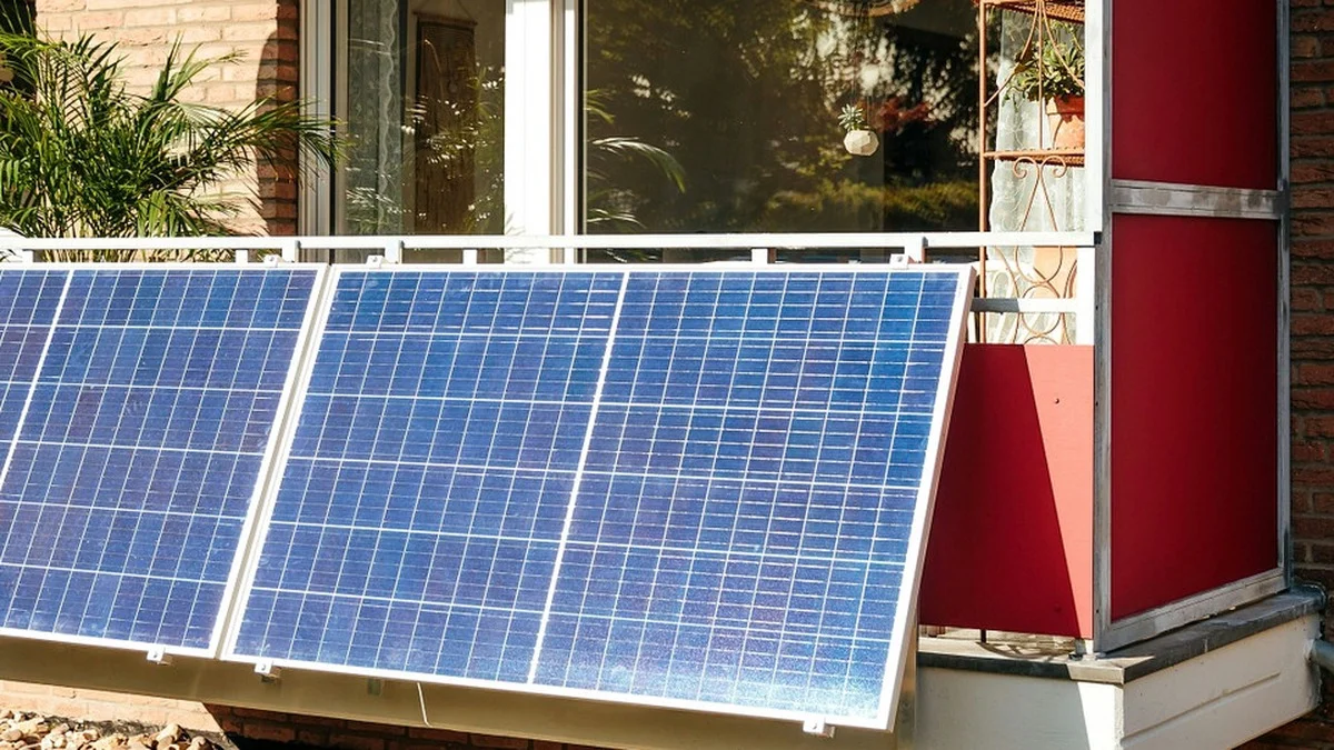 Klimaanlage & Balkonkraftwerk: Der Sommerplan, der dein Öko-Gewissen befreit