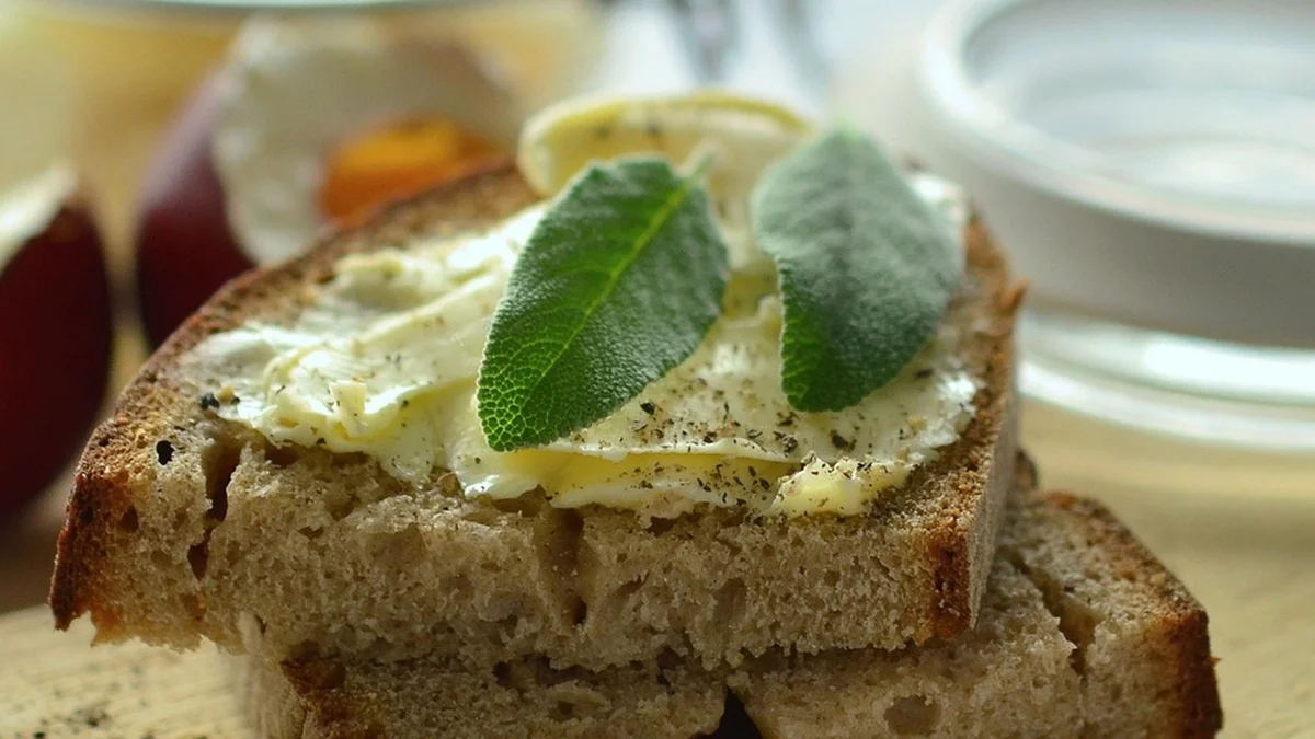 Was täglich Butter mit deinem Körper macht – und wie viel wirklich empfehlenswert ist