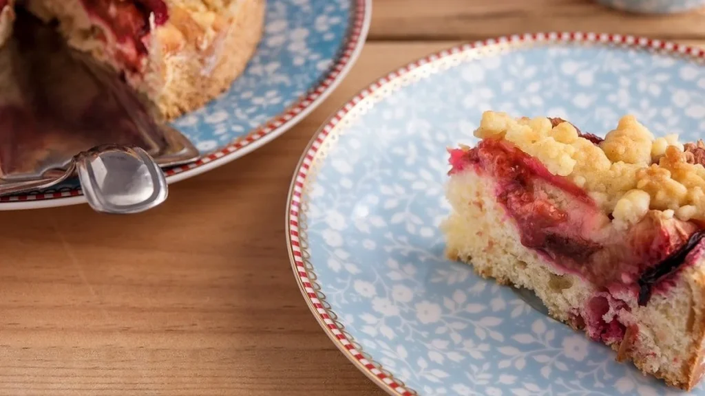 Pflaumenkuchen mit Streuseln aus einem Teig – fertig in 75 Minuten