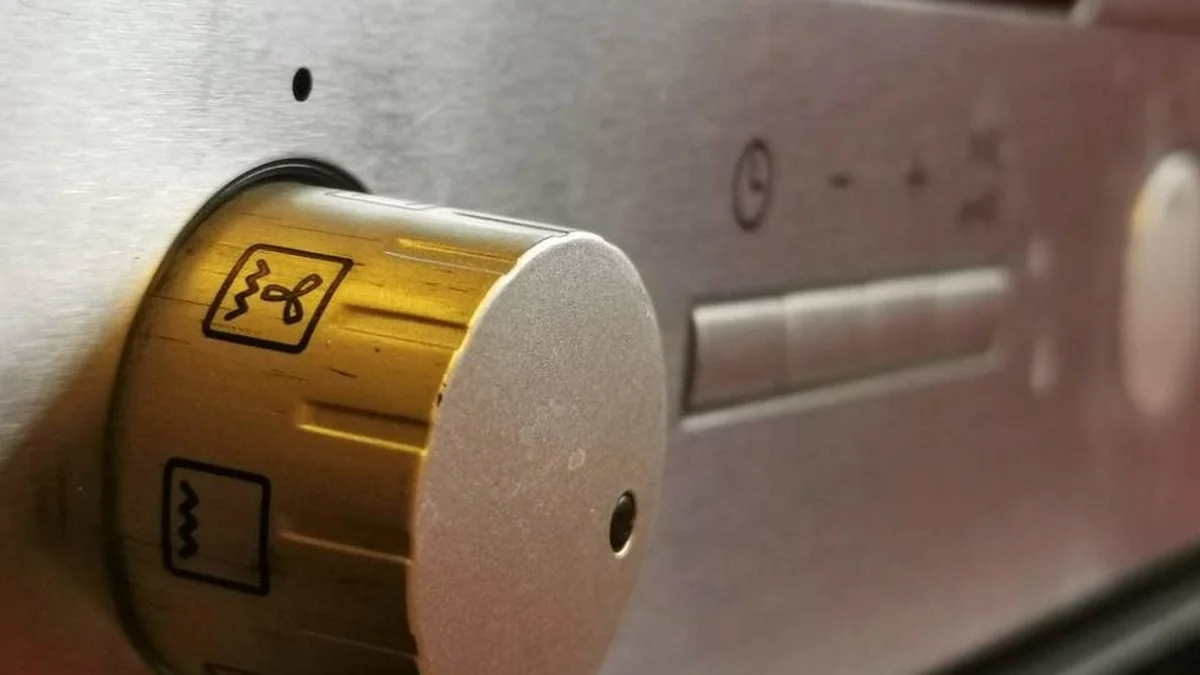 Heißluft oder Umluft – mit diesen zwei Backofen-Programmen sparst du am meisten Strom