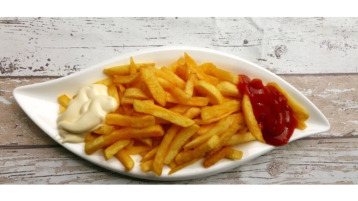 Pommes aus frischen Kartoffeln selbst machen – vier Methoden im Vergleich